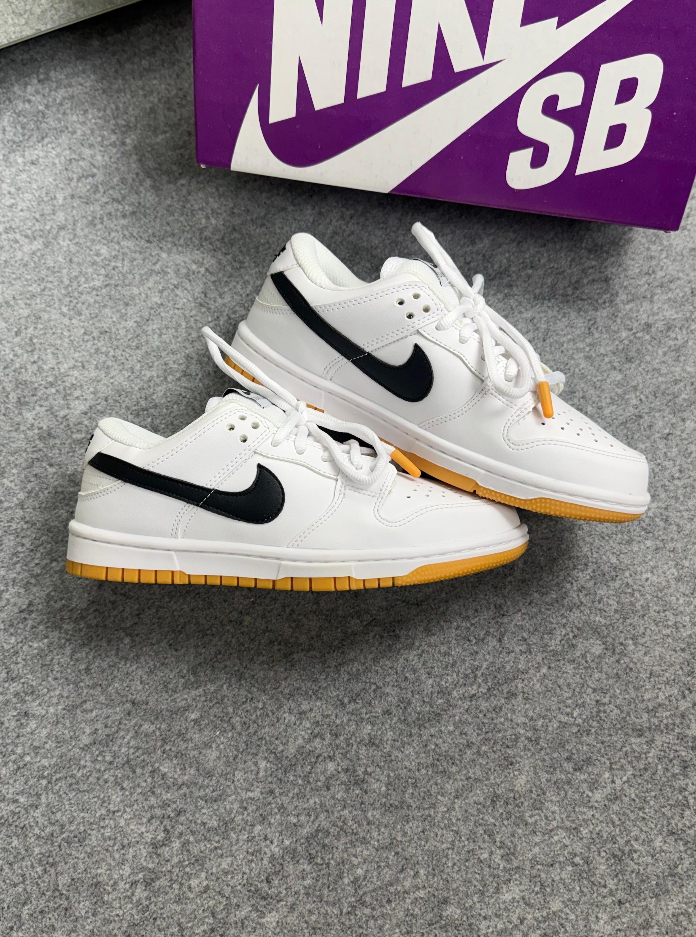 NIKE DUNK LOW PRO LUXO